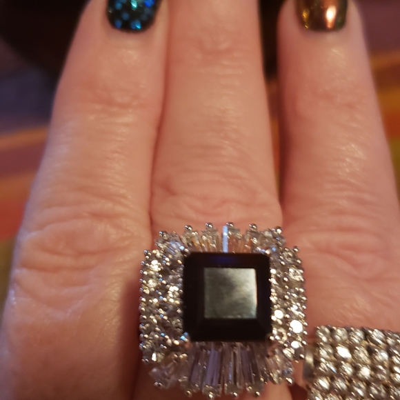 ring - Picture 4 of 7